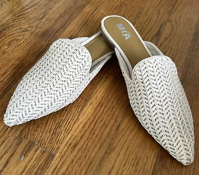 New Girl Mia Slip On Shoes Mules Clogs Size 6 Haydee Natural Woven Faux Leather • $20