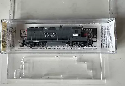 MICRO TRAINS LINE - Z Scale Southern Pacific #6316 GP35 Locomotive 1:220 NEW • $154.49