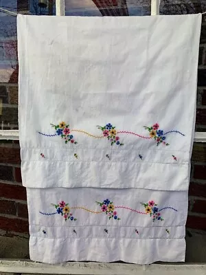 Vintage Floral Embroidered Pillowcase Lot Of 2 Floral Design • $9.95