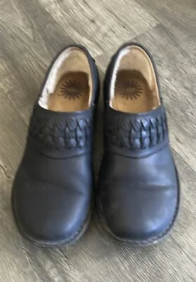 Ugg Black Leather Clogs Mules Slip On Sherpa Lining Sz 9 EU 40 • $42.99