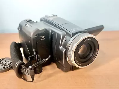 Sony DCR-HC1000E Mini DV 3CCD Camcorder - NEEDS NEW BATTERY • £80.75