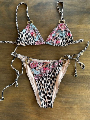 $50 • Buy Tigerlily Bikini Set Size 10 Leopard Print Bkack And White And Colourfull Flower