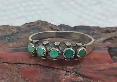 Vintage Native American Navajo Green Turquoise Petite Point Ring Size 6 1/2 • $59