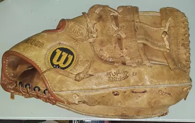 Vintage Usa WILSON THE A1000  Snap Action  Baseball Glove For The Left Hand • $27.42