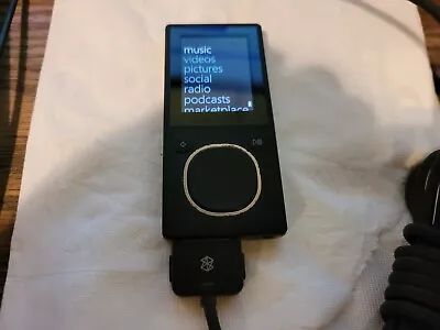 Microsoft Zune 8 Black ( 8 GB ) Digital Media Player • $44