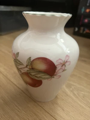 £10 • Buy M & S Ashberry China Vase - Collectors