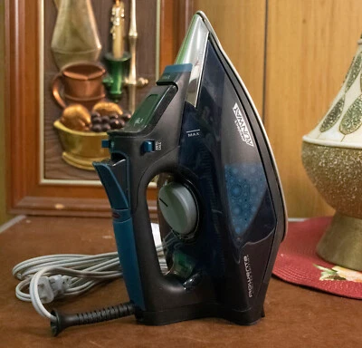 £79.19 • Buy Rowenta Steam Iron DW5051 Limited Edition Project Runway Germany Blue