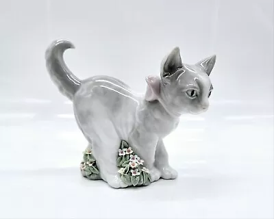 Lladro Kitten Patrol Cat Porcelain Figurine 6568 Stamped Chipped  • $64.95