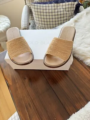 Manolo Blahnik Raffia Sandals Size 8 (38) Excellent Condition • $285