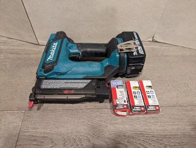 $120 • Buy Makita XTP02 18V Lithium-Ion Cordless 1-3/8  Pin Nailer 23 Ga With 3.0 BATTERY