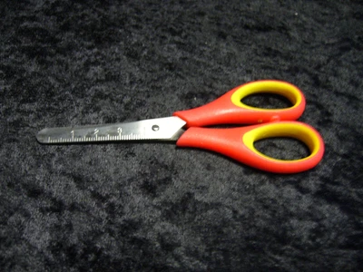 £2.25 • Buy Scissors - Children Right Handed Rounded Stainless Steel 5cm Ruler Red Yellow