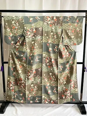 Vintage Japanese Kimono - Beautiful Silk Kimono Robe • $60