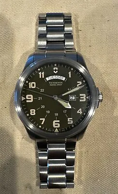 Victorinox Swiss Army - 241291 - Infantry Vintage Day/Date W/Green Dial • $410