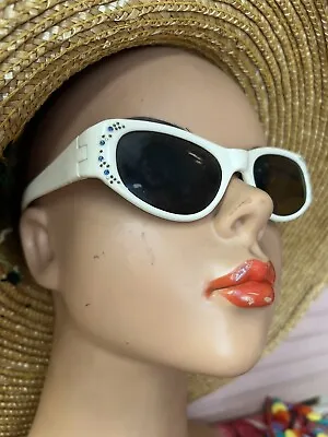 Vintage 1960’s Plastic Diamanté Sunglasses • £9.99