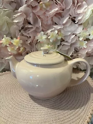 Le Creuset Classic Stoneware Round Teapot 1 Litre Milky Pink￼ • £24