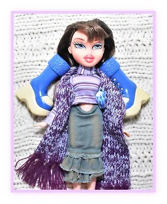 Vtg Bratz MGA Style It! Dana Hippie Chic Fashion Doll Wintertime Outfit Shoes • $28.95