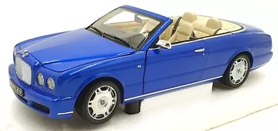 Minichamps 1/18 Scale Diecast 100 139501 - Bentley Azure 2006 - Blue Metallic • $334