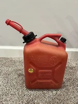 Wedco 1 Gallon Red Plastic Vented  Gas Can Pre Ban W/ Spout W100-2 • $19.99