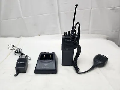 Motorola HT1000 UHF 450-512 MHz H01SDC9AA3DN W/ Mic & Charger - USED • $84.99