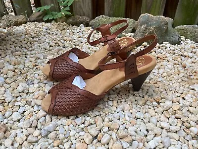 NEW Urban Outfitters Ecote Leather Tan Brown Woven Peep Toe Heel Sandal 9 M  • $52.70