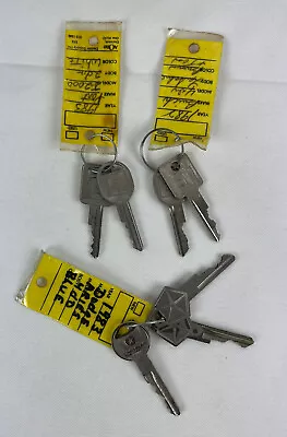 Vintage Set Of Mostly Automotive Keys Lot Of 7 GM Chrysler • $16.95