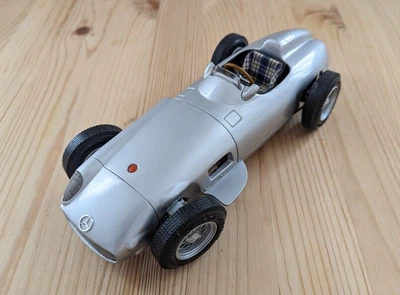 £250 • Buy CMC Mercedes Benz W196 Silberpfeil-Monoposto  Model 1:18 Item No. M--006