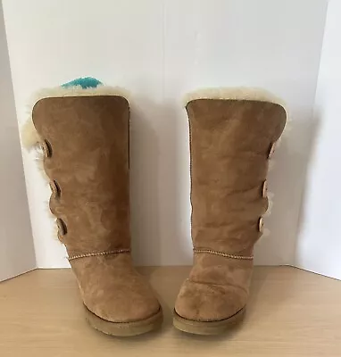 UGG Womens Chestnut Suede Boots Bailey Button Triplet S/N 1873 Size 9 • $49.99