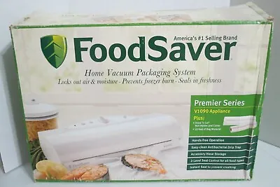 $119.97 • Buy Foodsaver Vacuum Packaging System V1090 & Store N Cut Storage Cutter W/ Bag Roll