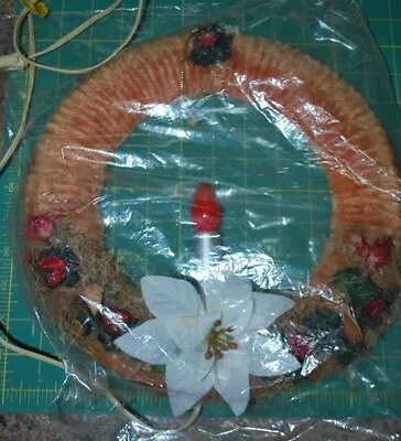 Vintage Chenille Christmas Wreath. Works. • $12.99