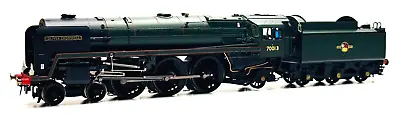 Hornby 00 Gauge - R2835 - Br 4-6-2 Britannia 70013 'oliver Cromwell' Renamed • £119.95