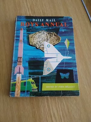 Daily Mail Boys Annual • £4