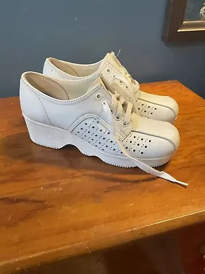 VTG 1970s Nurse Mates White Leather Clog Comfort Kool-Aire Shoes Women's 5.5 • $49.99