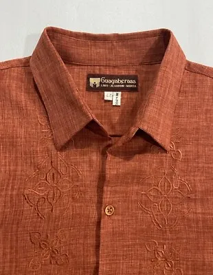 Men's Large 44 Guayabera Shirt Classic Guayaberass Embroidered Short Sleeve EUC • $16