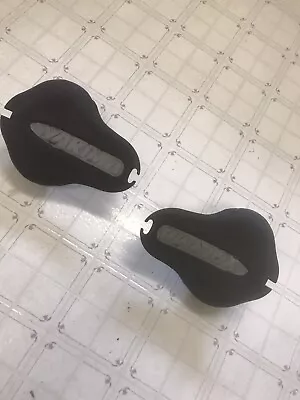 2 Yakima Mako Kayak Saddles With Yakima Round Bar Mounts Nice No Straps SEE • $49.99