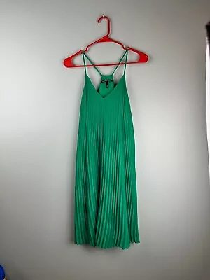 Victoria’s Secret Maxi Dress Women’s Size M Short Chiffon Green Pleated Cute • $23.99