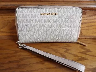 MICHAEL KORS Women's Vanilla Tan Zippered Credit Card ID Cash Wristlet Wallet • $17.99