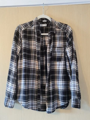 £5 • Buy Hollister Girls Checked Shirt XS