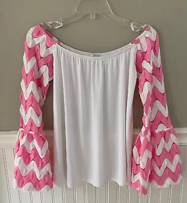 Va Va By Joy Han Blouse Women's X Small Barbie Pink White Chevron Boho USA • $19.95