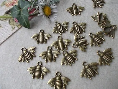 £2.99 • Buy 15 X Antique Bronze Bee Silver Tibetan Metal Charms,Pendant, Bumble Bee,bees