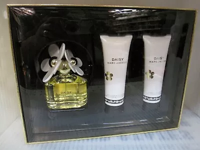 DAISY By MARC JACOBS 3 PIECES GIFT SET : 1.7 EDT Spray2.5 Lotion2.5 Shower Gel • $82.99