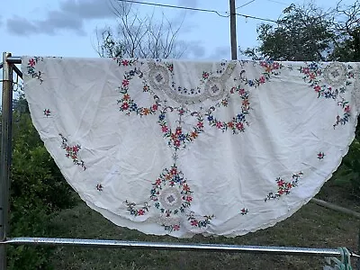 Tablecloth  RounD  Vintage   Floral Summer Garden Cottage 144” All Around • $55