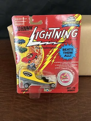 1993 Vintage Johnny Lightning Movin' Van Yellow Redline • $12.75