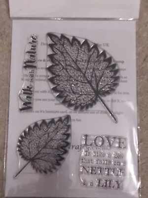 Bee Crafty Polymer Stamp Set Beautanicals- Walk With Nature • £10