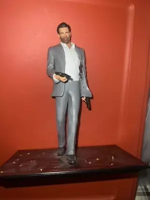 Max Payne 3 Special Edition Statue Figure With Guns. • $25