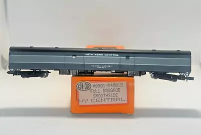 N Scale Con-Cor #0001-04081Q  New York Central  Smooth Side Org Box • $39.99
