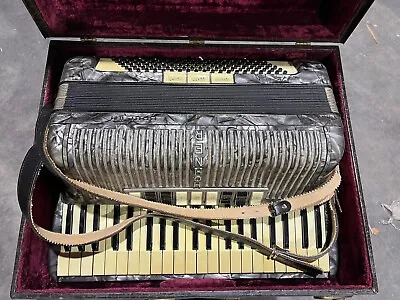 Accordion Hohner Verdi II M 120 Bass W/Case • $975