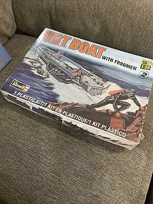 REVELL 85-0313 U.D.T. BOAT + FROGMEN & SAILORS 1:35 Scale Plastic Model Kit UDT • £21.95