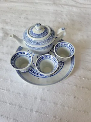 Vintage Oriental Miniture Tea Set 3 Cups And Teapot With Lid Blue/White • $18