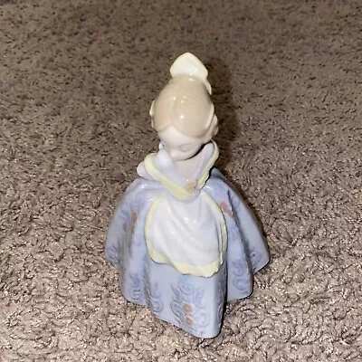 $34.99 • Buy Rare Lladro 5374 Pepita Dancing Valencian Girl MISSING FLOWER! SEE! NO BOX!