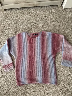 $9.99 • Buy Ombre Batwing Sleeve Sweater Size Small